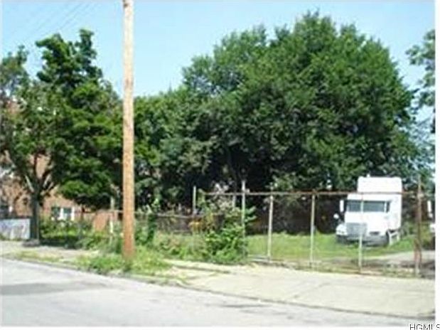 2nd image of 250 Washington St