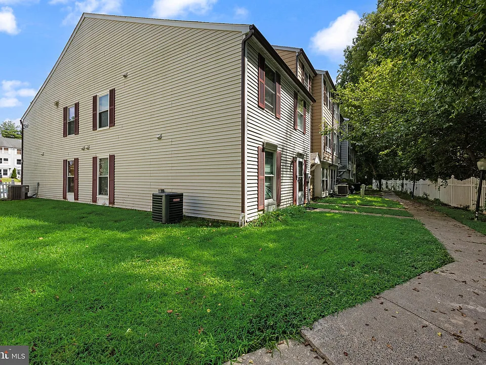 2504 Greenwood Dr