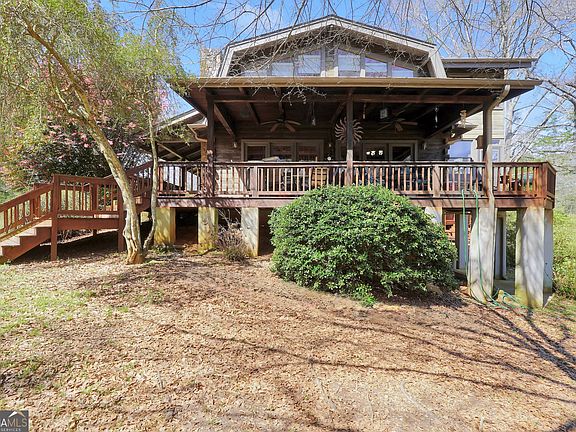 4th image of 330 Country Kitchen Rd