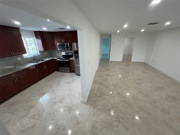 4365 W 1st Ave — Photo 2