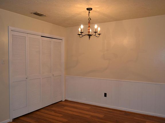 2nd image of 2410 Bandera Dr APT A
