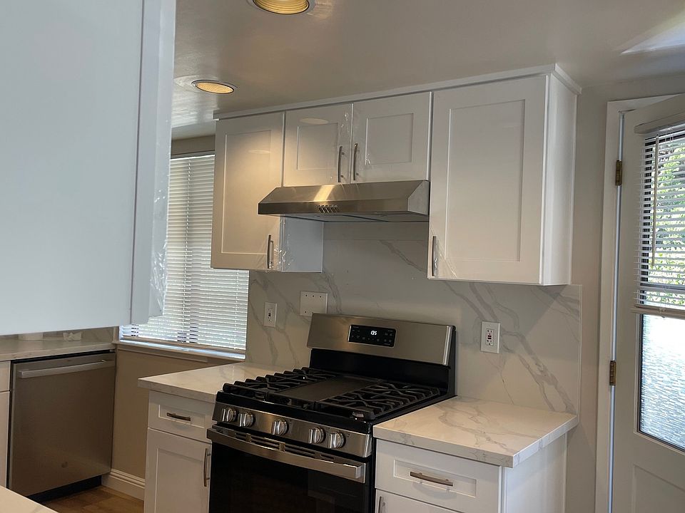 New Modern Kitchen with Range hood