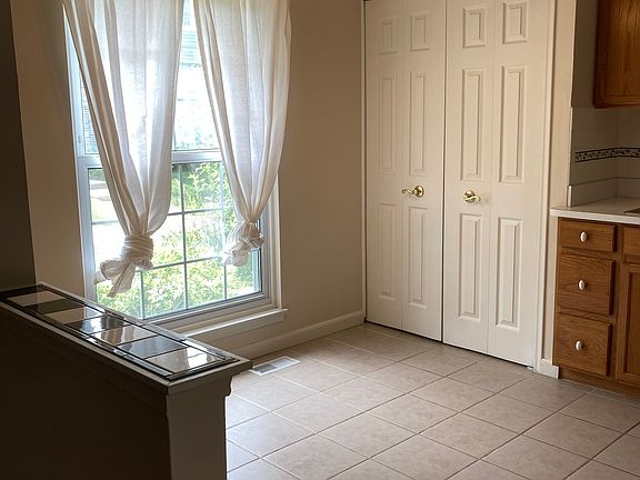 4th image of 2765 Page Ave