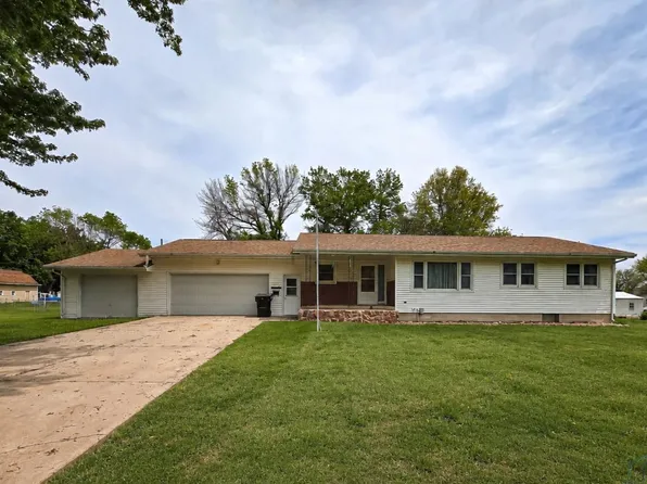 611 Railroad Ave, Correctionville, IA 51016
