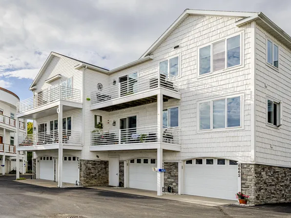 8668 Ellenwood Dr #11, Montague, MI 49437
