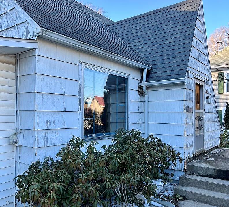 1st image of 208 S Mount Vernon Ave