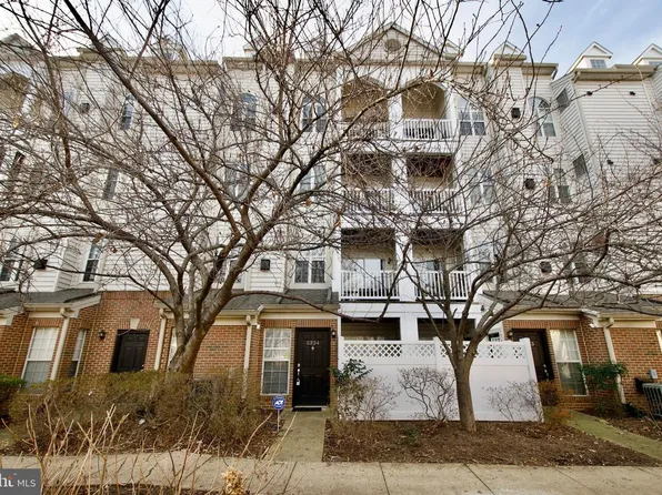 2324 Henshaw Pl #3, Alexandria, VA 22311