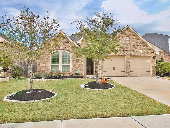 2nd image of 2847 Park Hills Dr