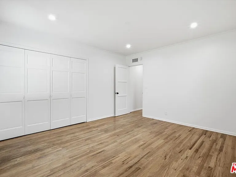 12818 Hatteras St — Photo 11