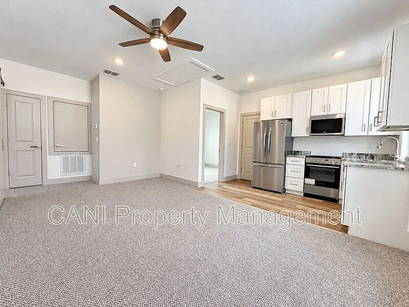 1 bed, 1.0 bath, 779 sqft, $1,645 — Photo 3