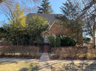 4713 Washington St, Downers Grove, IL 60515