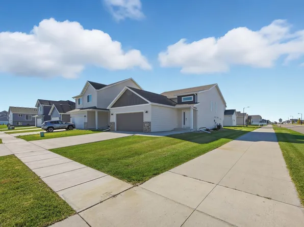 7301 Aquiline Dr S, Fargo, ND 58104