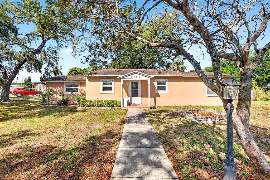 1796 Harbor Dr, Clearwater