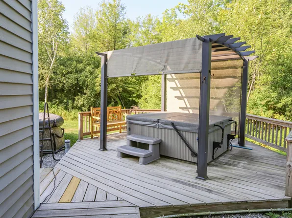 53 Lincolnville Avenue, Belfast, ME 04915