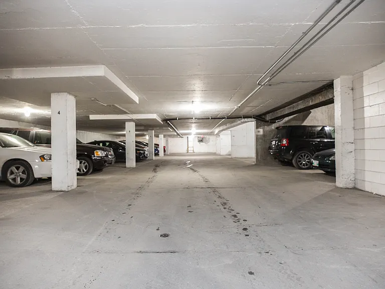 800 Corydon Ave — Photo 6