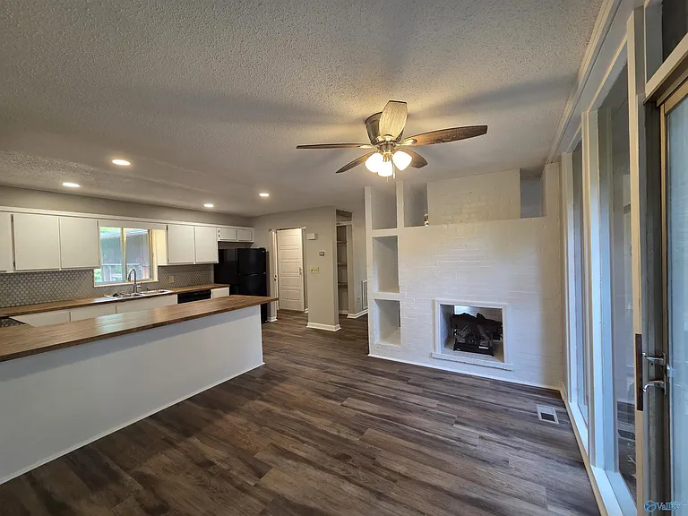 1209 Governors Dr SE — Photo 12