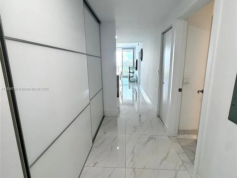 16385 Biscayne Blvd #2720 — Photo 16