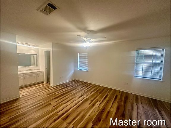 3rd image of 143 Twin Oaks Dr