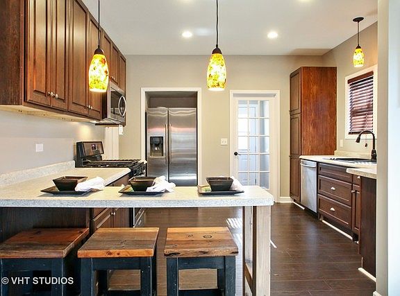 5th image of 1014 Tappan St