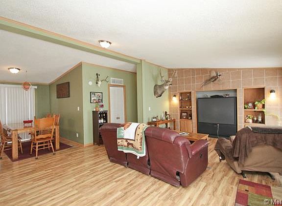 3rd image of 622 Locust Ave