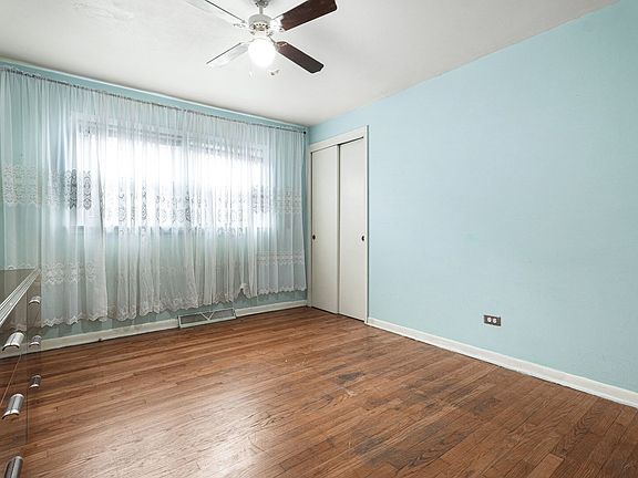 4th image of 3230 W Pershing Rd