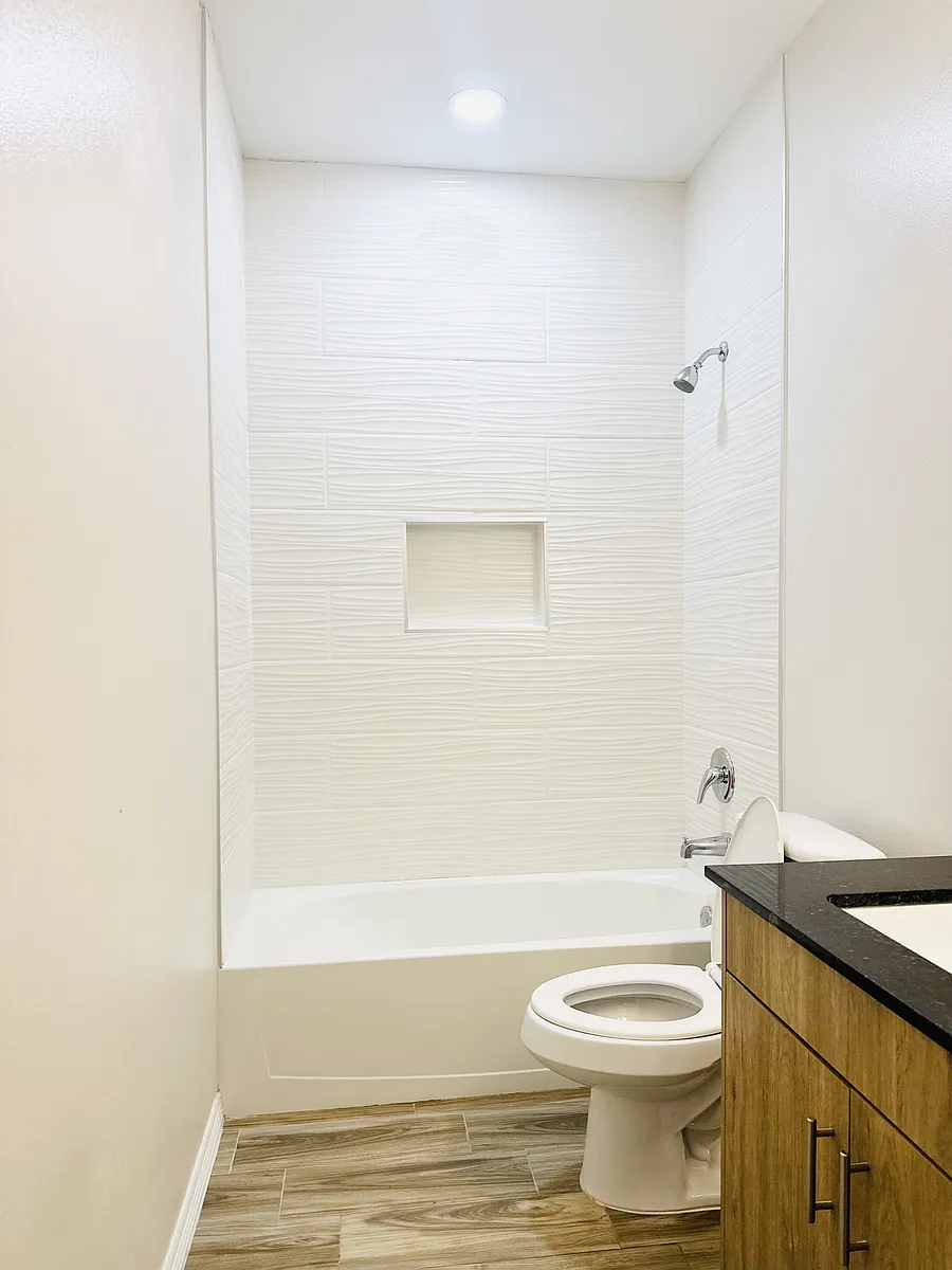 Building Photo - 5200 N Dahlia St #2