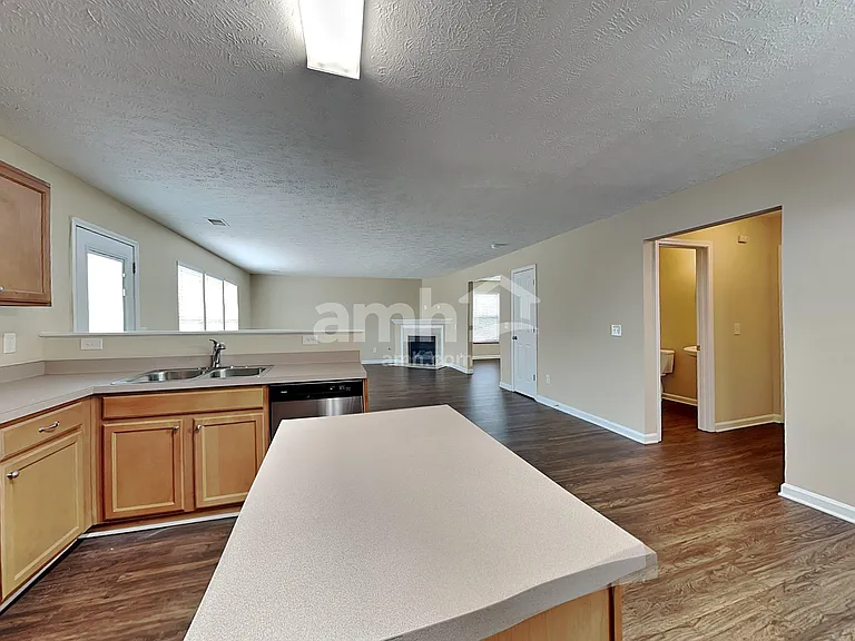 377 Stewart Springs Dr — Photo 4