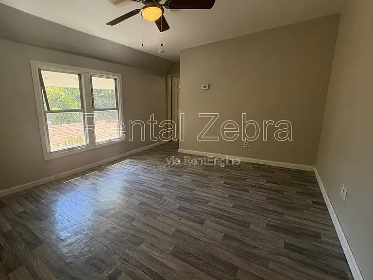353 W 22nd St — Photo 7