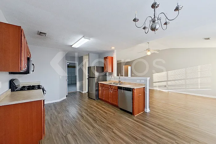261 Alexander Pointe Dr — Photo 7