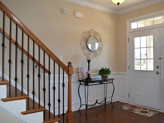 3rd image of 117 Cranbrook Ln