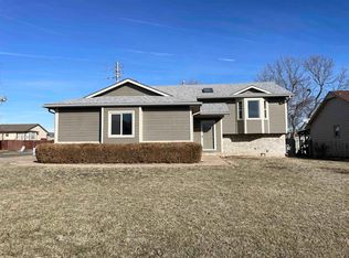 10106 E Lincoln St, Wichita, KS 67207