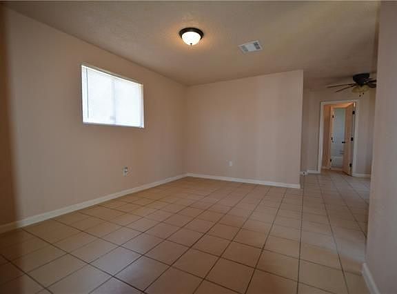 4th image of 3229 Pakenham Dr