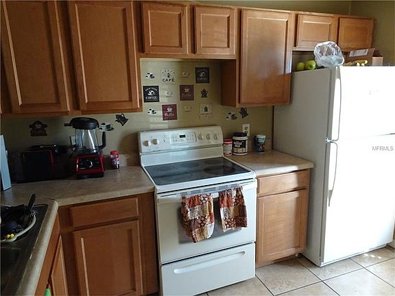 3rd image of 14 Silver Swan Ct