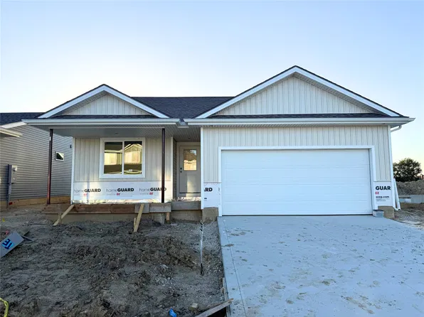 590 NW Cherrywood Ln, Grimes, IA 50111