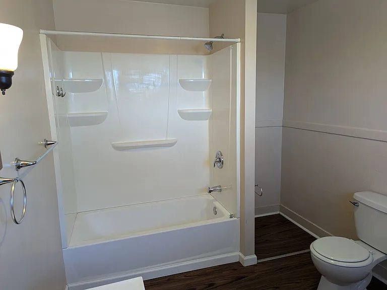 740 Park Ave — Photo 9