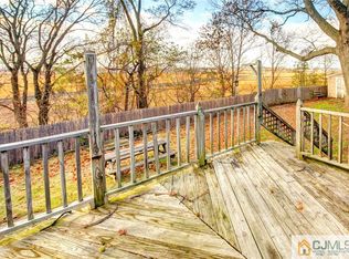 218 Hillcrest Ave, Laurence Harbor, NJ 08879