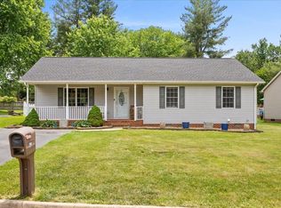 104 Iris Dr, Waynesboro, VA 22980