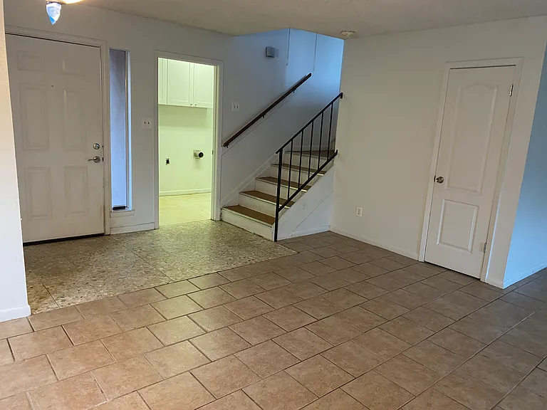 12002 Pollyanna Ave #B — Photo 14