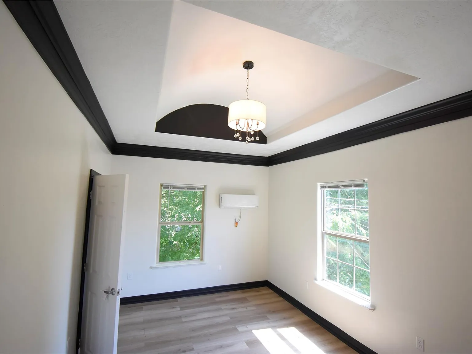 2 bed, 1.0 bath, 900 sqft, $1,600 — Photo 4