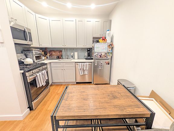 2nd image of 391 14th St APT 3R