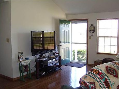 2nd image of 3131 Cascade Dr