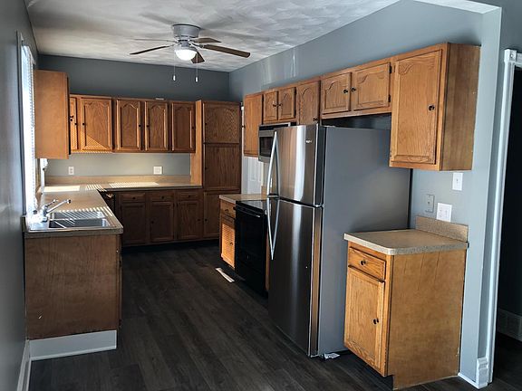 5th image of 216 W Washington St