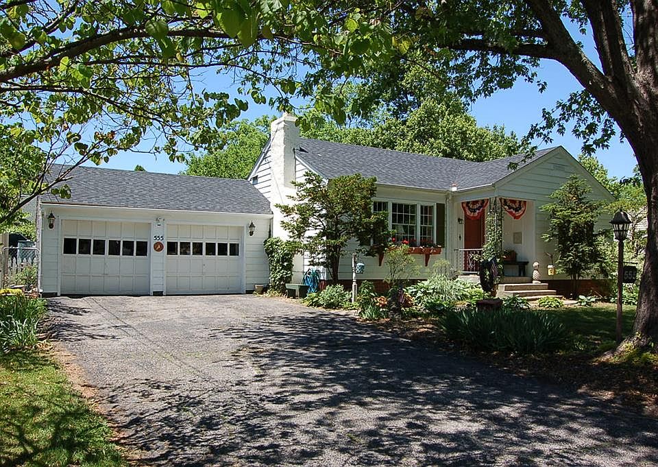 1st image of 555 Hane Ave