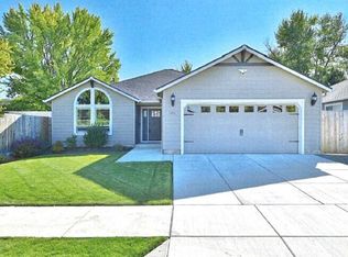 1111 Shafer Ln, Medford, OR 97501