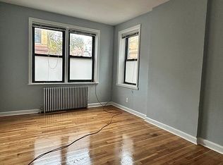 68-06 60th St #1, Ridgewood, NY 11385