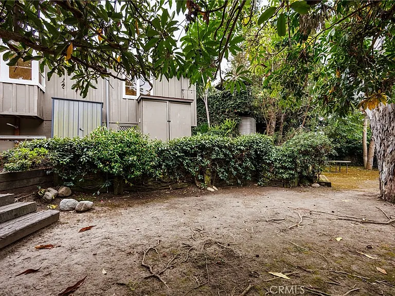 550 Saint Anns Dr — Photo 24