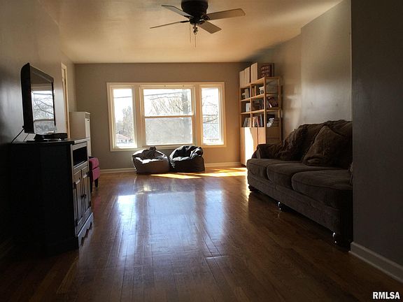 4th image of 307 E Market St