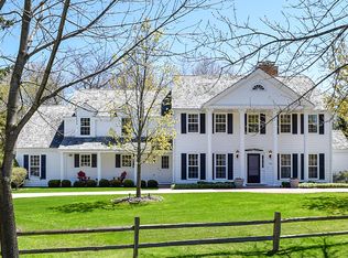 127 W Boundary Rd, Mequon, WI 53092