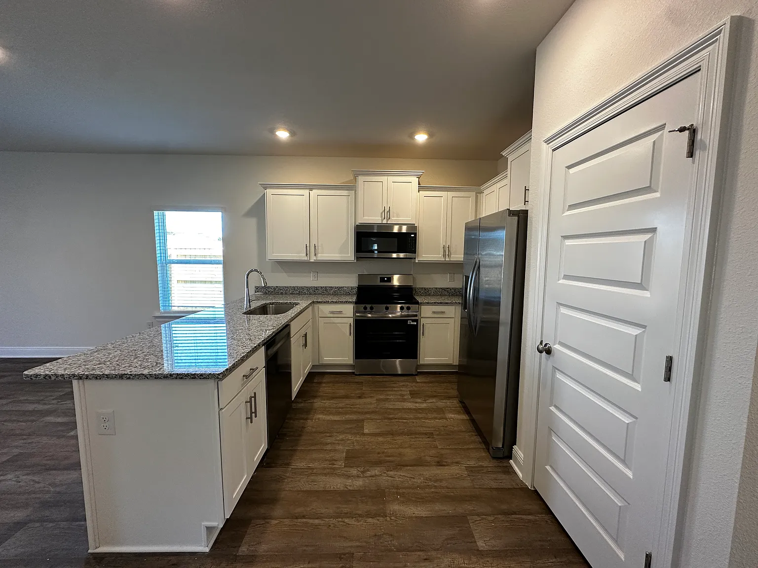 Available Now! Newly Built 4 Bed / 2 Bath In Summerdale! — Photo 3