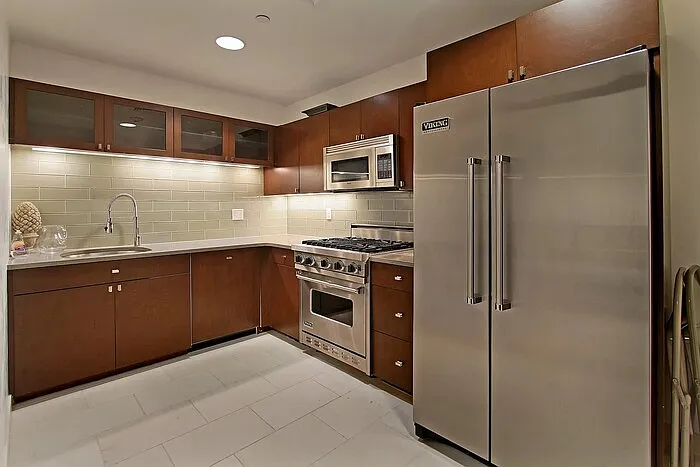 100 Parrott Dr #100 — Photo 21